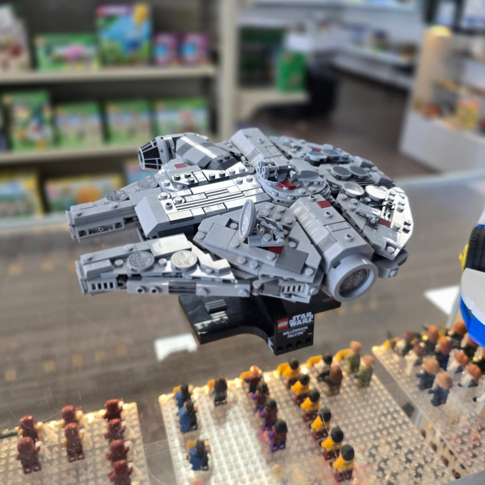 75375 Millennium Falcon™ (Previously Owned)