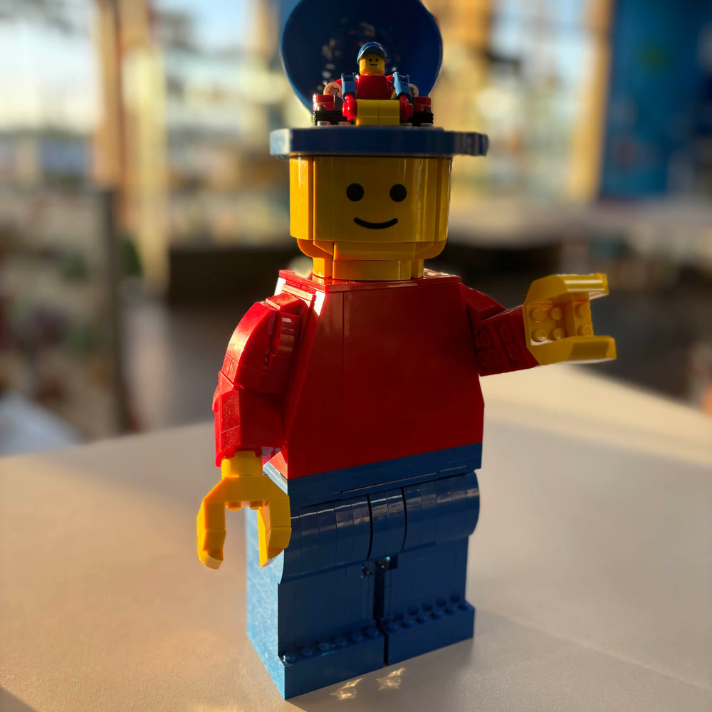 40649 Up-Scaled LEGO Minifigure (Previously Owned)