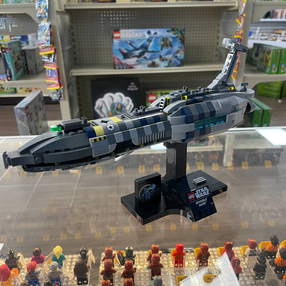75377 Invisible Hand (Previously Owned) (Retired)