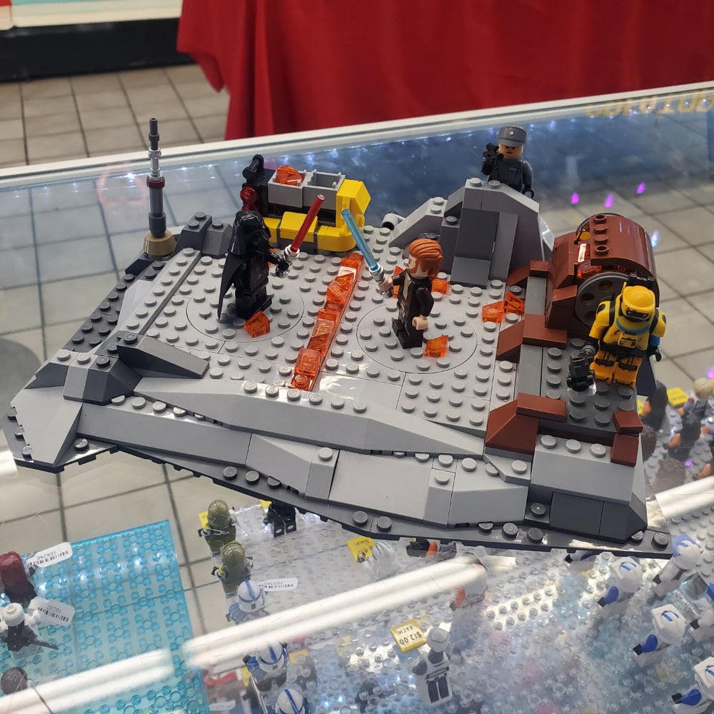 75334 Obi-Wan Kenobi™ vs. Darth Vader™ (Previously Owned)