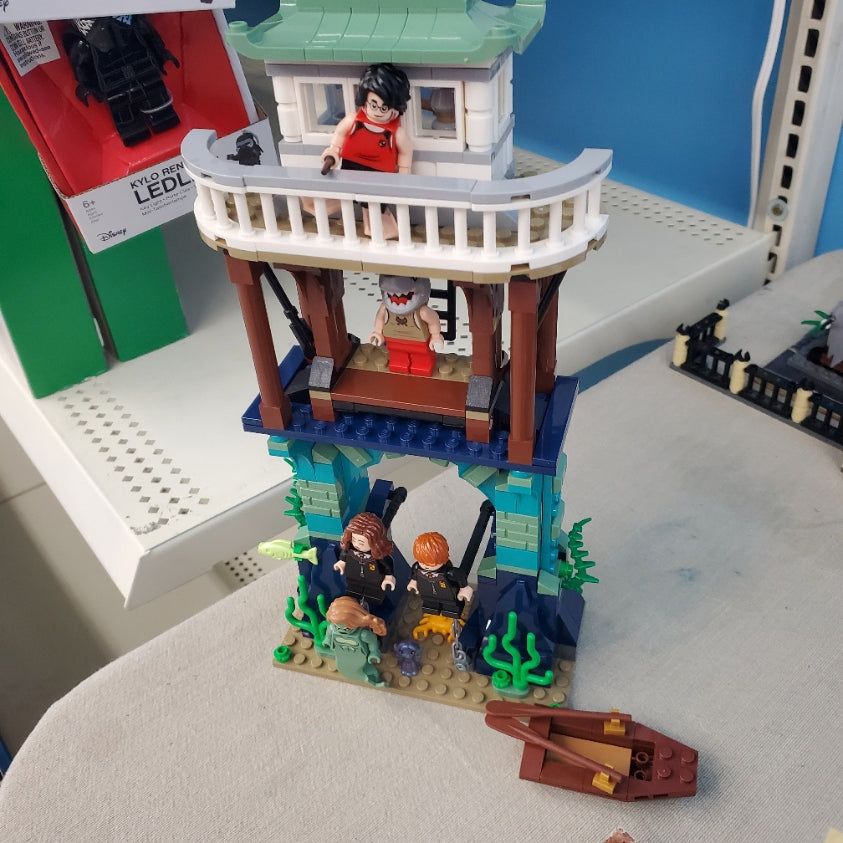 76420 Triwizard Tournament: The Black Lake (Previously Owned)