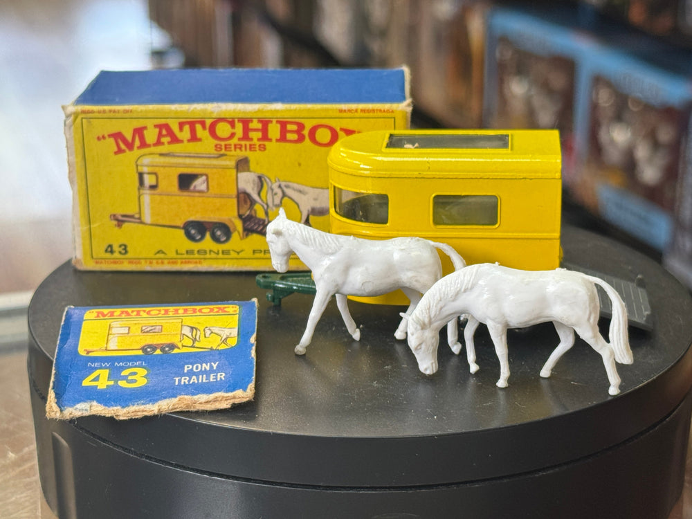 Yellow Pony Trailer with Horses Diecast (Vintage Matchbox, Lesney)