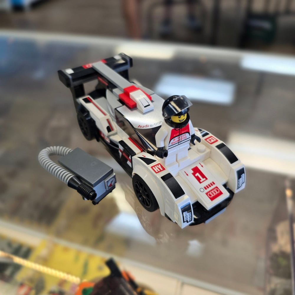 75872 Audi R18 e-tron quattro (Retired) (Previously Owned)