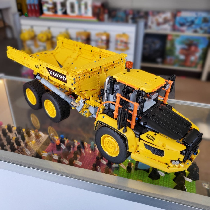 42114 6x6 Volvo Articulated Hauler (Retired) (Previously Owned)