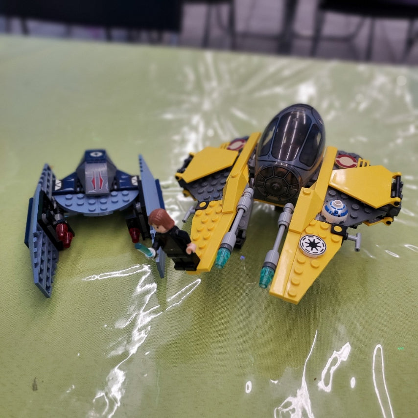 7256 Jedi Starfighter & Vulture Droid (Retired) (Previously Owned)