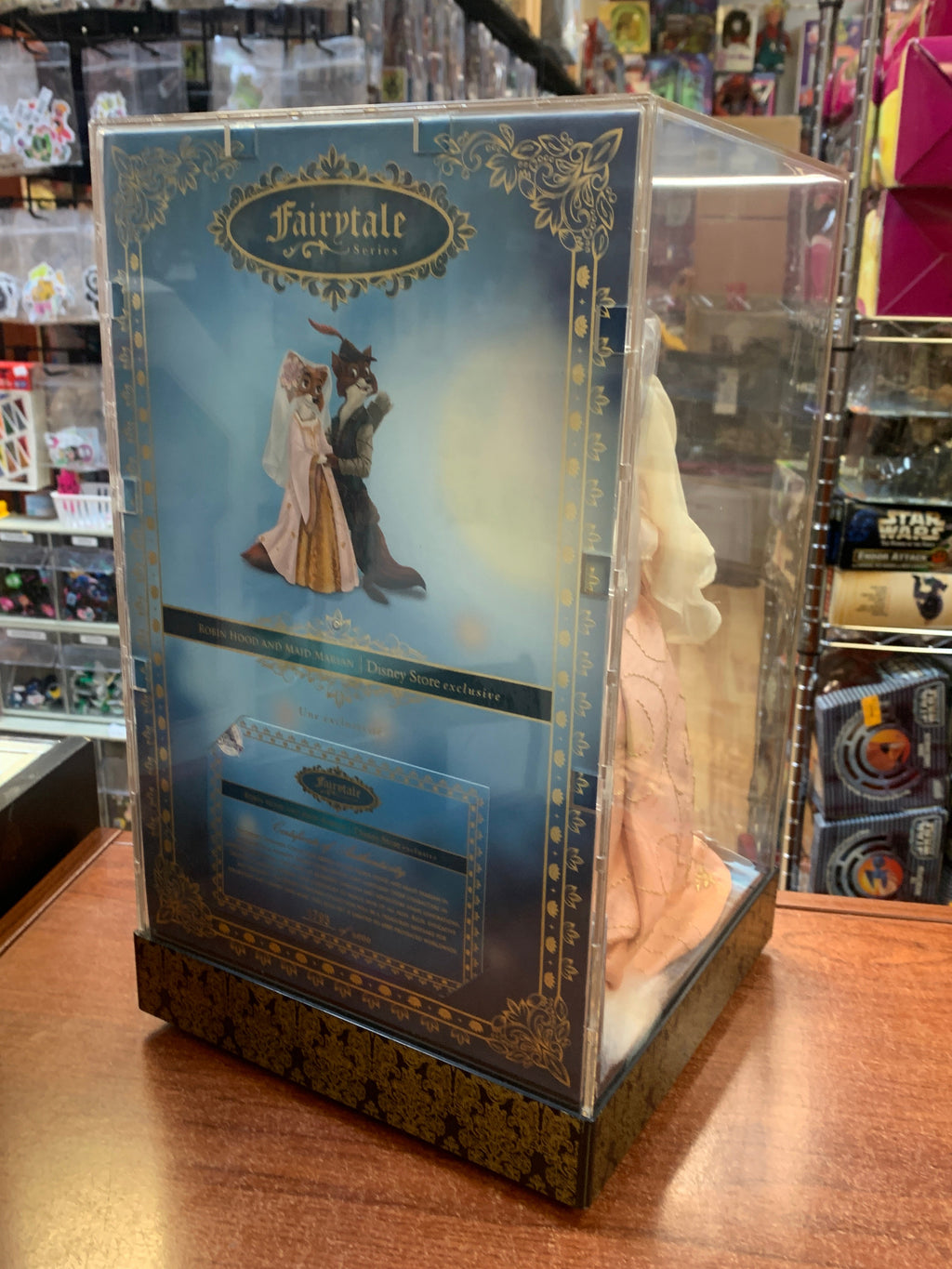 Robin Hood & Maid Marian (Disney Designer Series, Robin Hood) SEALED product image 9, provided for visual reference and