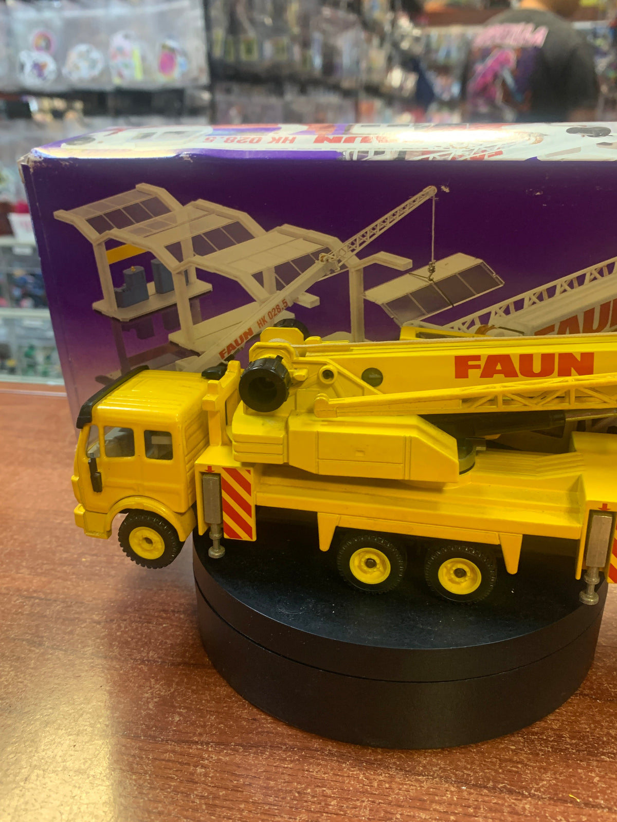 Caterpillar Mercedes SK Faun Telescopic Crane 1/55 Scale ( Vintage SIKO, CAT) product image 5, provided for visual reference