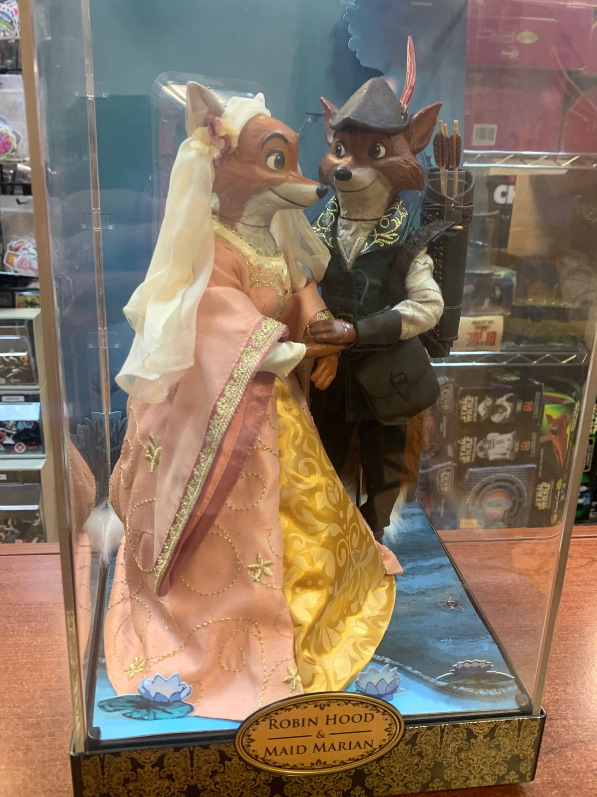 Robin Hood & Maid Marian (Disney Designer Series, Robin Hood) SEALED product image 5, provided for visual reference and