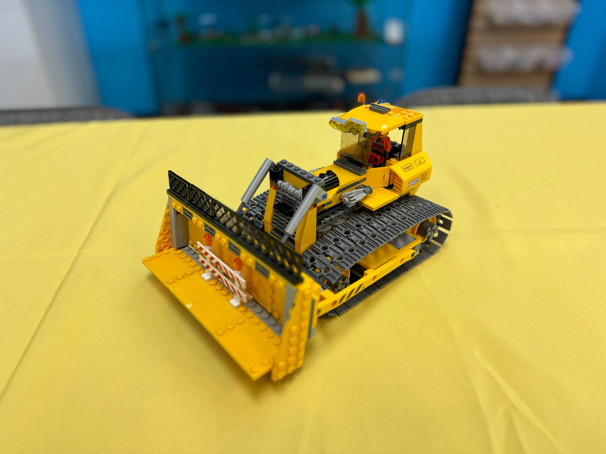 7685 LEGO City: Dozer (Retired) (Previously Owned) product image 1, provided for visual reference and product detail review