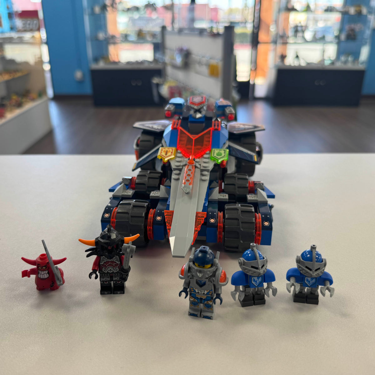 70315 Clay's Rumble Blade (Retired) (Previously Owned) product image 1, provided for visual reference and product detail