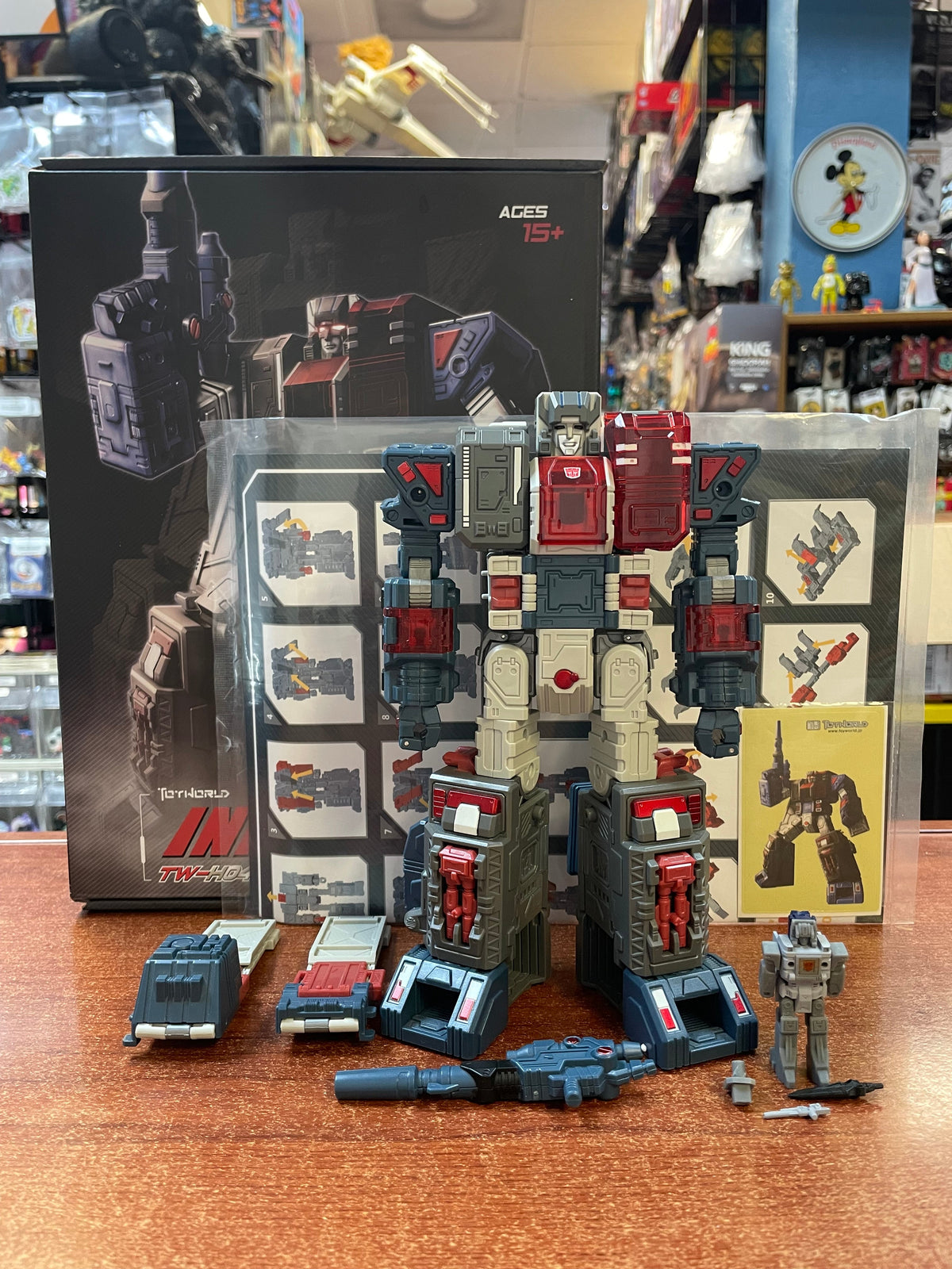 Toyworld TW-H04 Infinitor With Extra Headmaster (Transformers KO, 3rd Party) COMPLETE product image 1, provided for visual