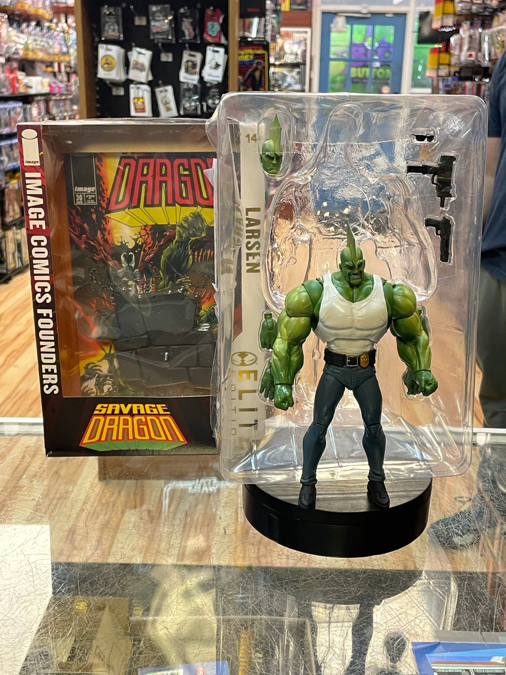Larsen -Elite Edition- (Savage Dragon, McFarlane) COMPLETE product image 1, provided for visual reference and product detail