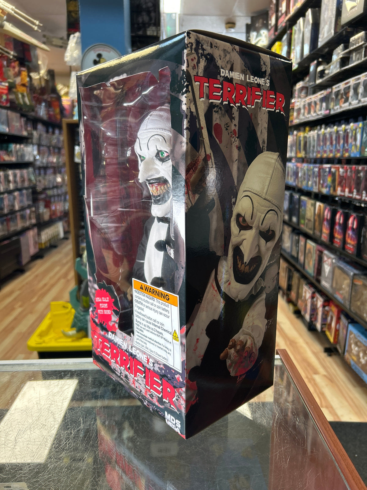 Mega Scale Terrifier (Mezco, Terrifier) **SEALED** product image 6, provided for visual reference and product detail review