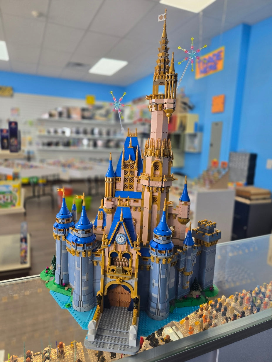 43222 Disney Castle (Retired) (Previously Owned)