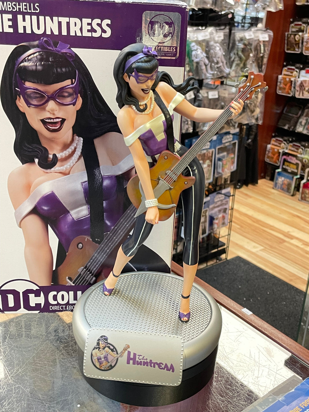 The Huntress DC Bombshells Statue (DC Collectibles, DC Direct) COMPLETE product image 3, provided for visual reference and