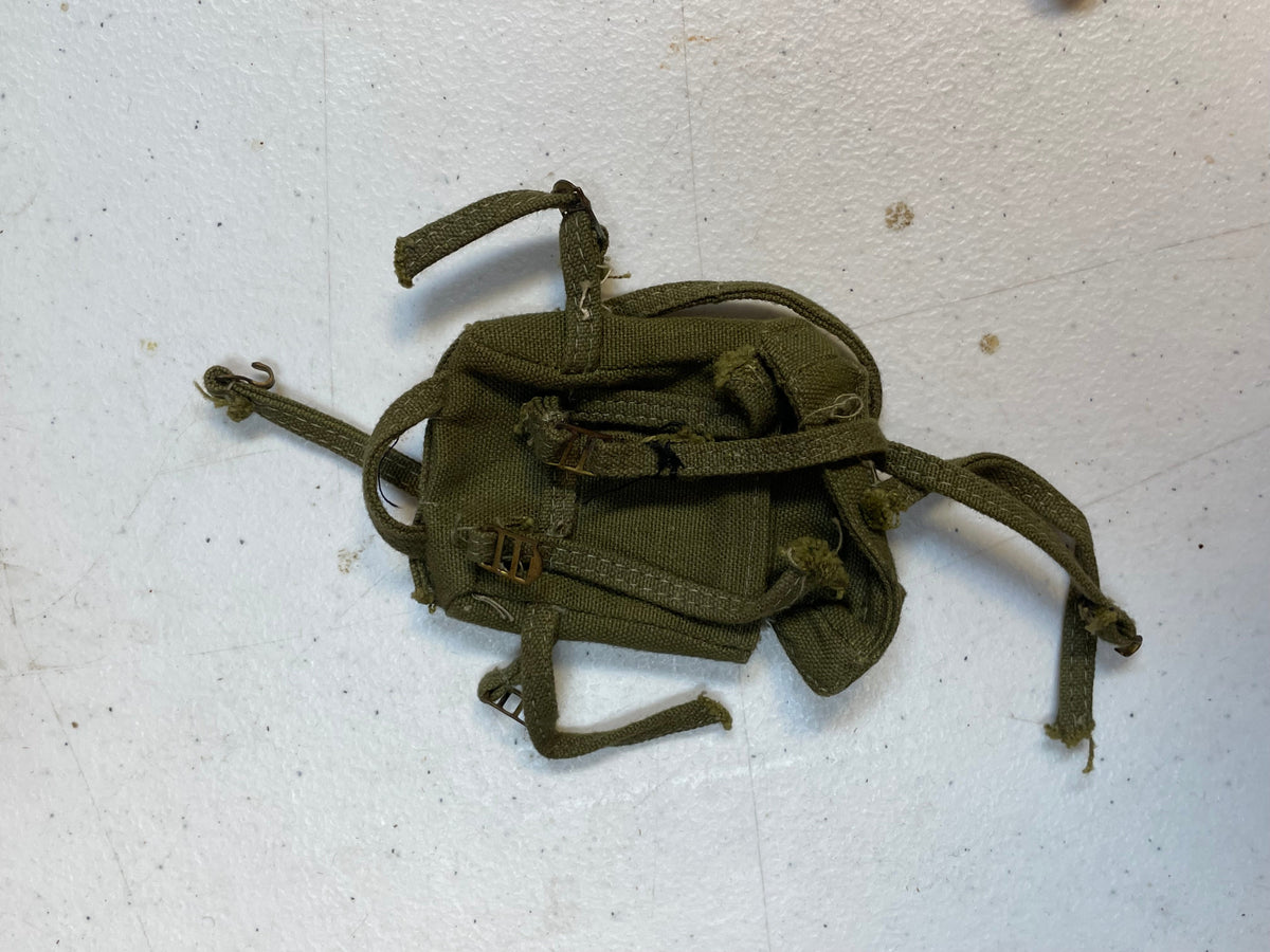 Action Marine with Foot Locker (Vintage 12” GI Joe, Hasbro) **Original** product image 3, provided for visual reference and