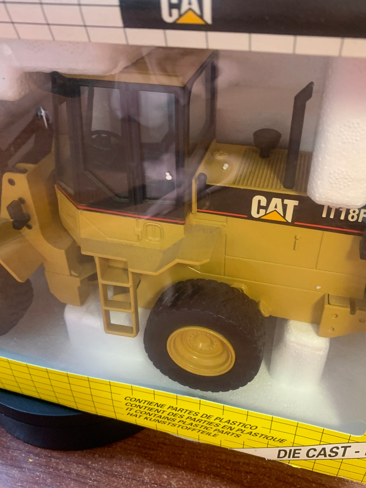 Caterpillar Compact CAT IT18F Front Loader 1/25 ( Vintage JOAL, CAT) product image 2, provided for visual reference and