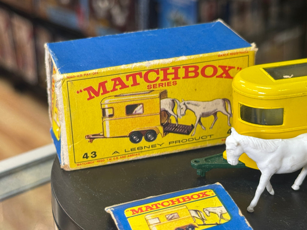 Yellow Pony Trailer with Horses Diecast (Vintage Matchbox, Lesney) product image 2, provided for visual reference and