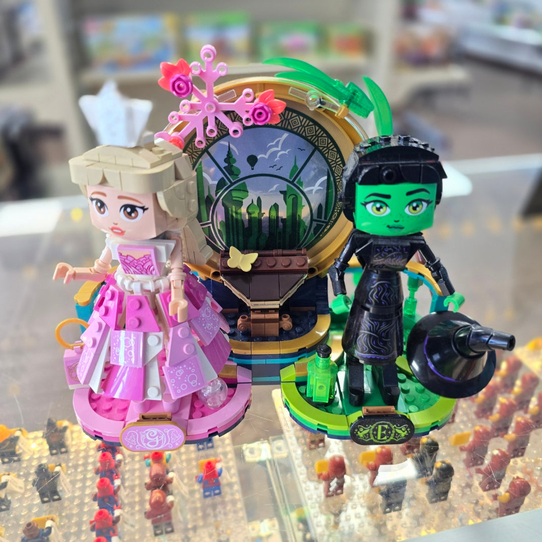 75682 Wicked Elphaba & Glinda Figures (Previously Owned) product image 1, provided for visual reference and product detail