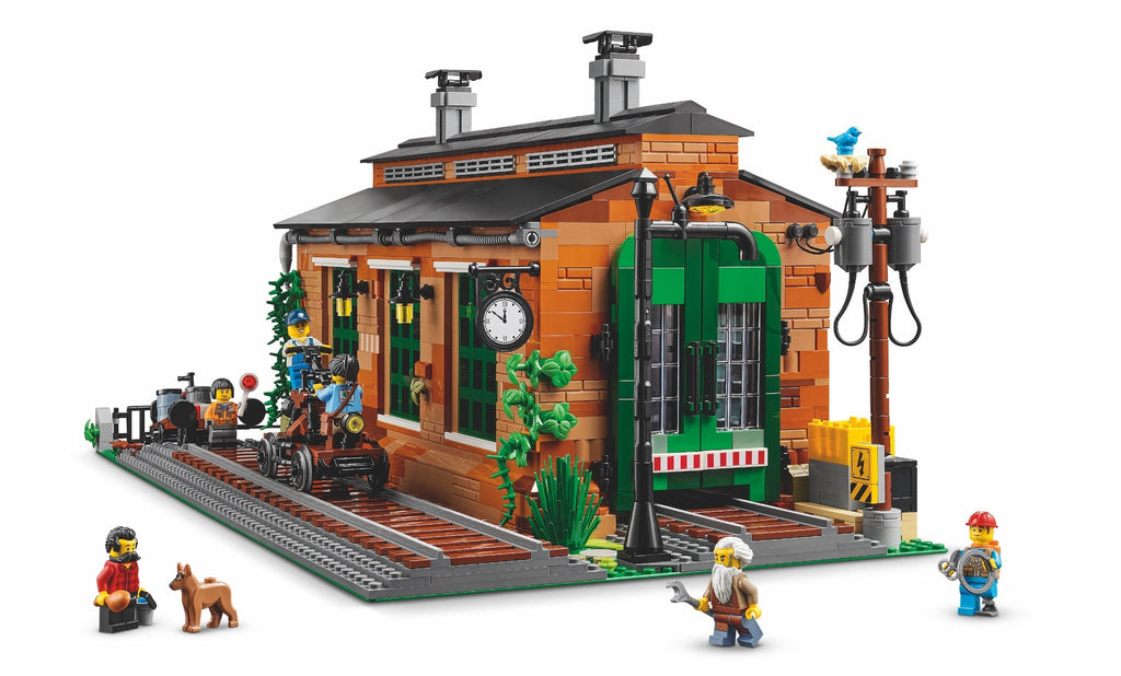 910033 LEGO Old Train Engine Shed (Retired) (New Sealed) product image 3, provided for visual reference and product detail