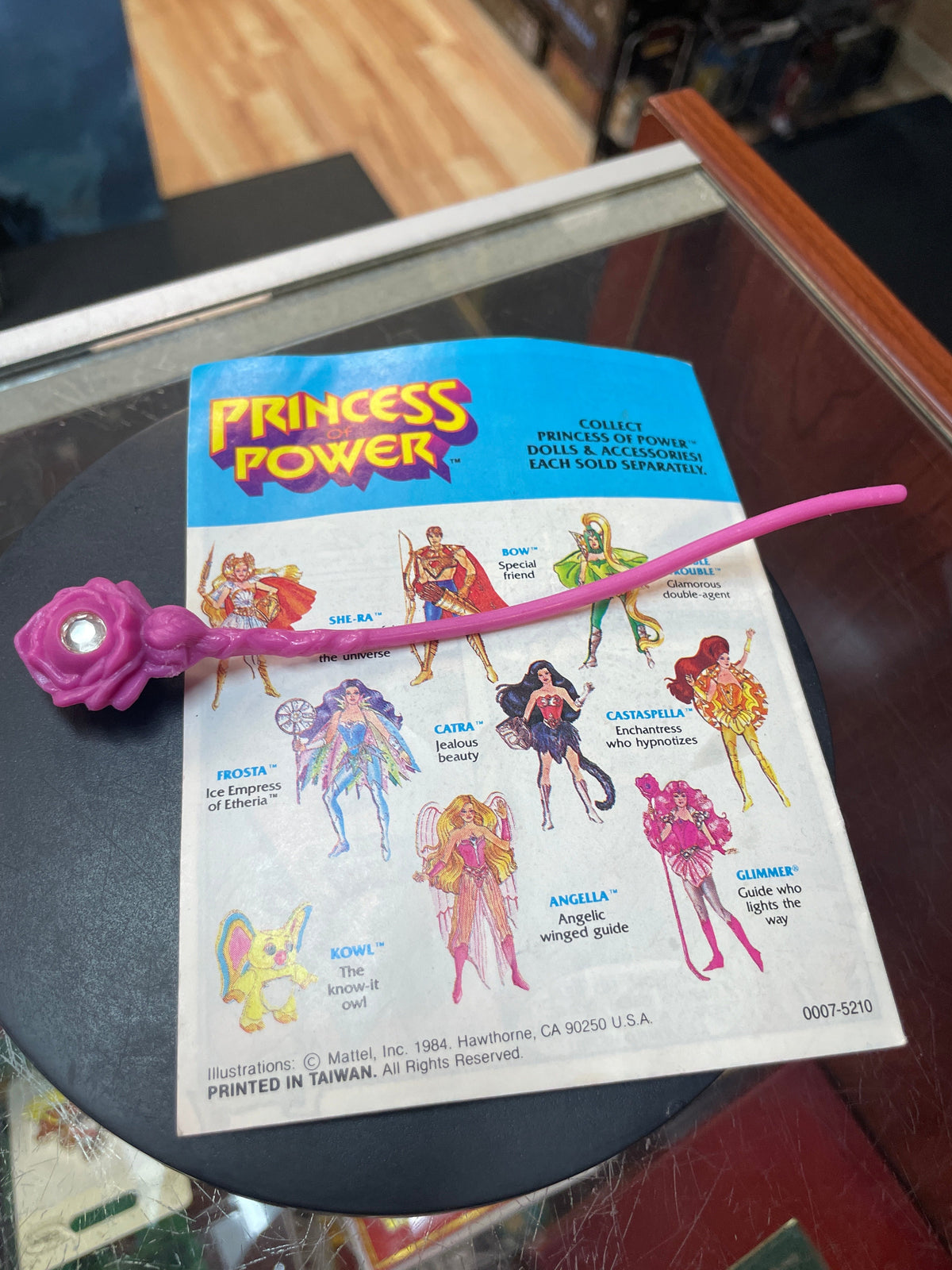 Glimmer with Comic (Vintage She-Ra, Mattel) LOOSE product image 7, provided for visual reference and product detail review
