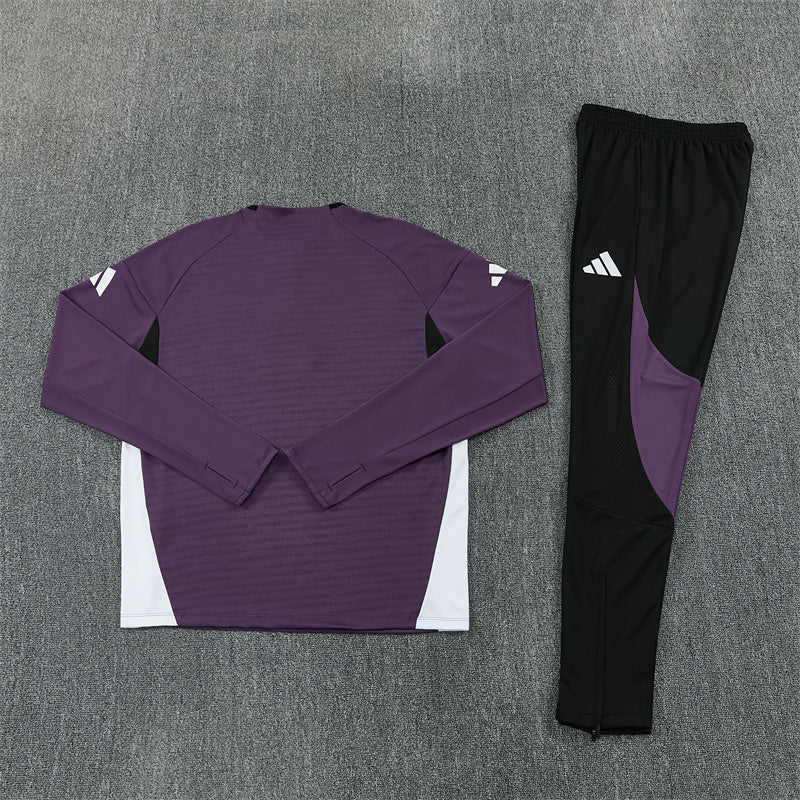 Manchester United Training Tracksuits 2025/26 Football Kit product image 3
