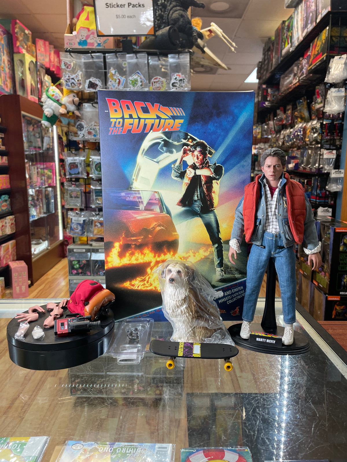 Marty Mcfly & Einstein #MMS573 (Hot Toys, Marvel) **COMPLETE** product image 1, provided for visual reference and product