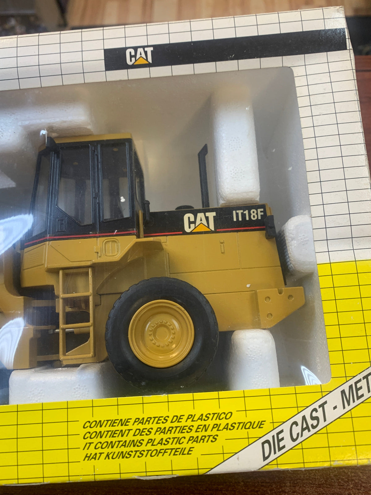 Caterpillar Compact CAT IT18F Front Loader 1/25 ( Vintage JOAL, CAT) product image 9, provided for visual reference and