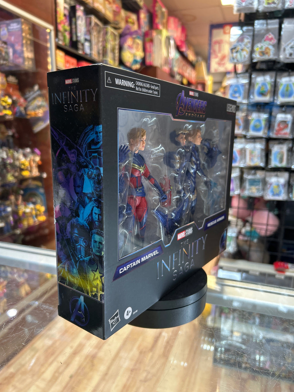 Captain Marvel & Rescue Armor (Marvel Legends, Hasbro) *SEALED* product image 2, provided for visual reference and product