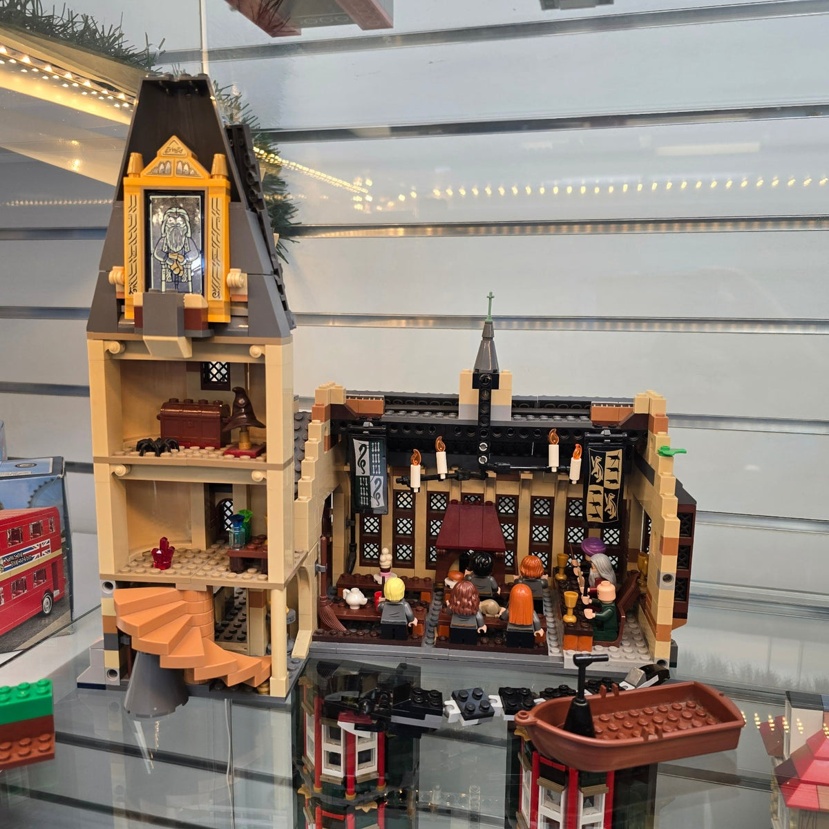 75954 LEGO Harry Potter: Hogwarts Great Hall (Retired) (Previously Owned) product image 1, provided for visual reference and
