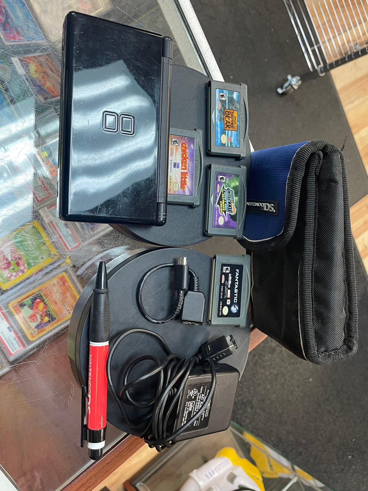 Black Nintendo DS Lite with Games (Nintendo DS Lite, Video Games) ** TESTED** product image 10, provided for visual