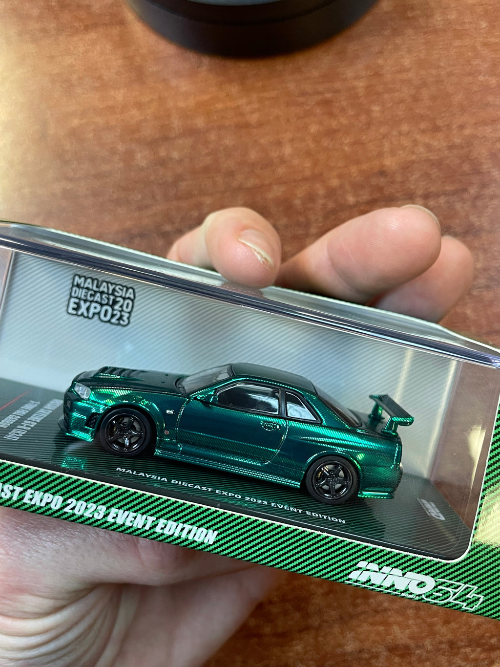 Nissan Skyline GT-R R34 Full Carbon Green (Inno64, Diecast ) **EXCLUSIVE** product image 5, provided for visual reference