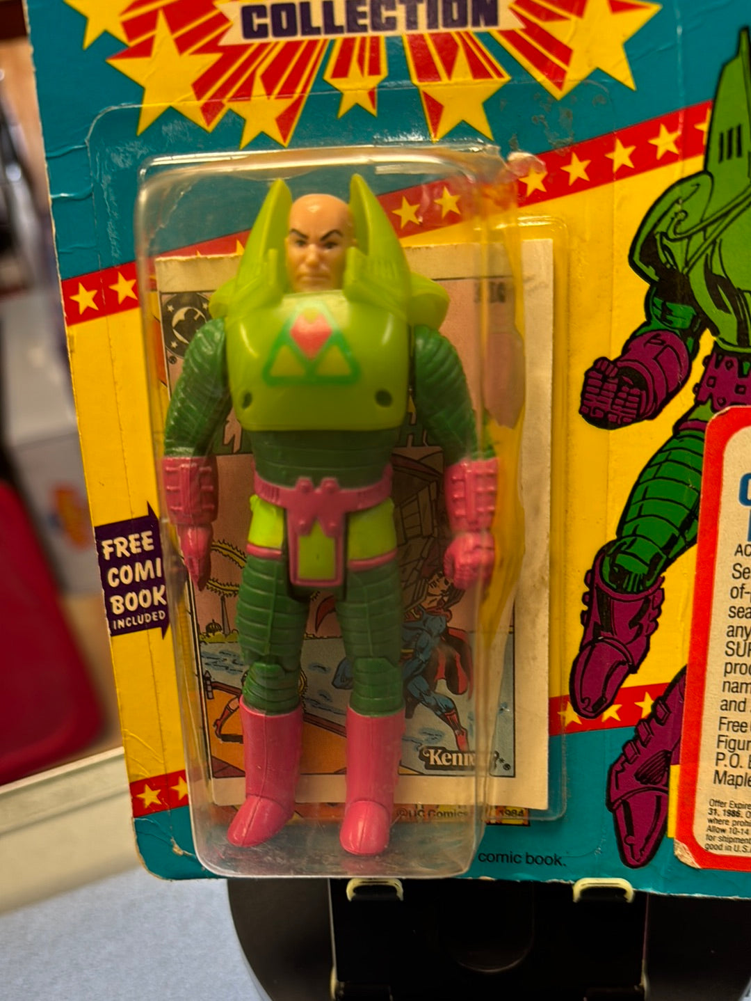 Lex Luthor 1442 (Vintage Super Powers, Kenner) Cracked product image 6, provided for visual reference and product detail