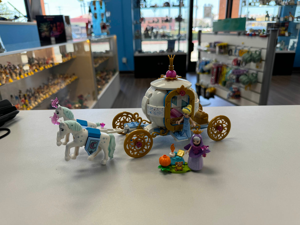 43192 Cinderella's Royal Carriage (Retired) (Previously Owned) product image 1, provided for visual reference and product