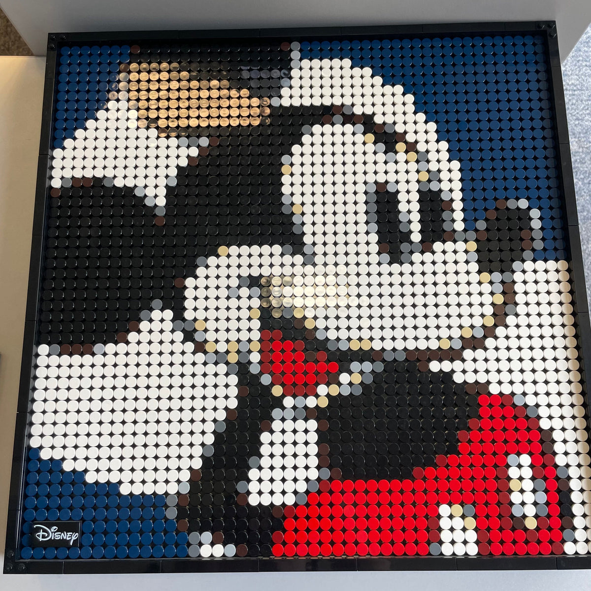 31202 Mickey Mouse (Retired) (Previously Owned) product image 1, provided for visual reference and product detail review