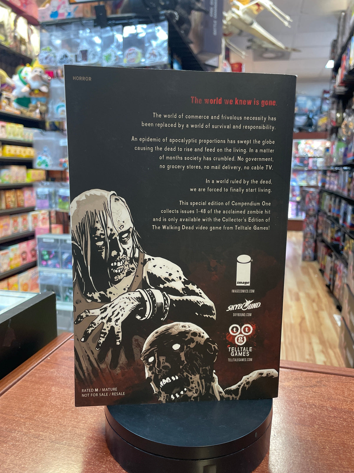 Walking Dead Compendium One (Skybound, Comics) product image 3, provided for visual reference and product detail review