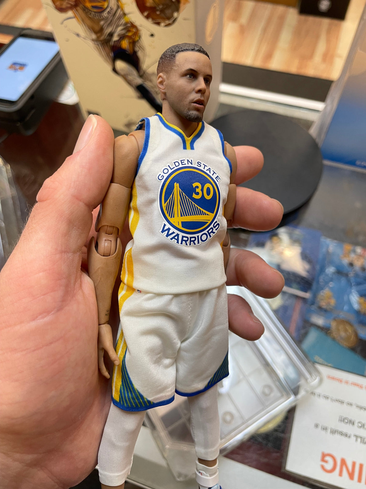 Stephen Curry Golden State Warriors 1/9 Scale (NBA Motion Masterpiece, Enterbay) **COMPLETE** product image 6, provided for