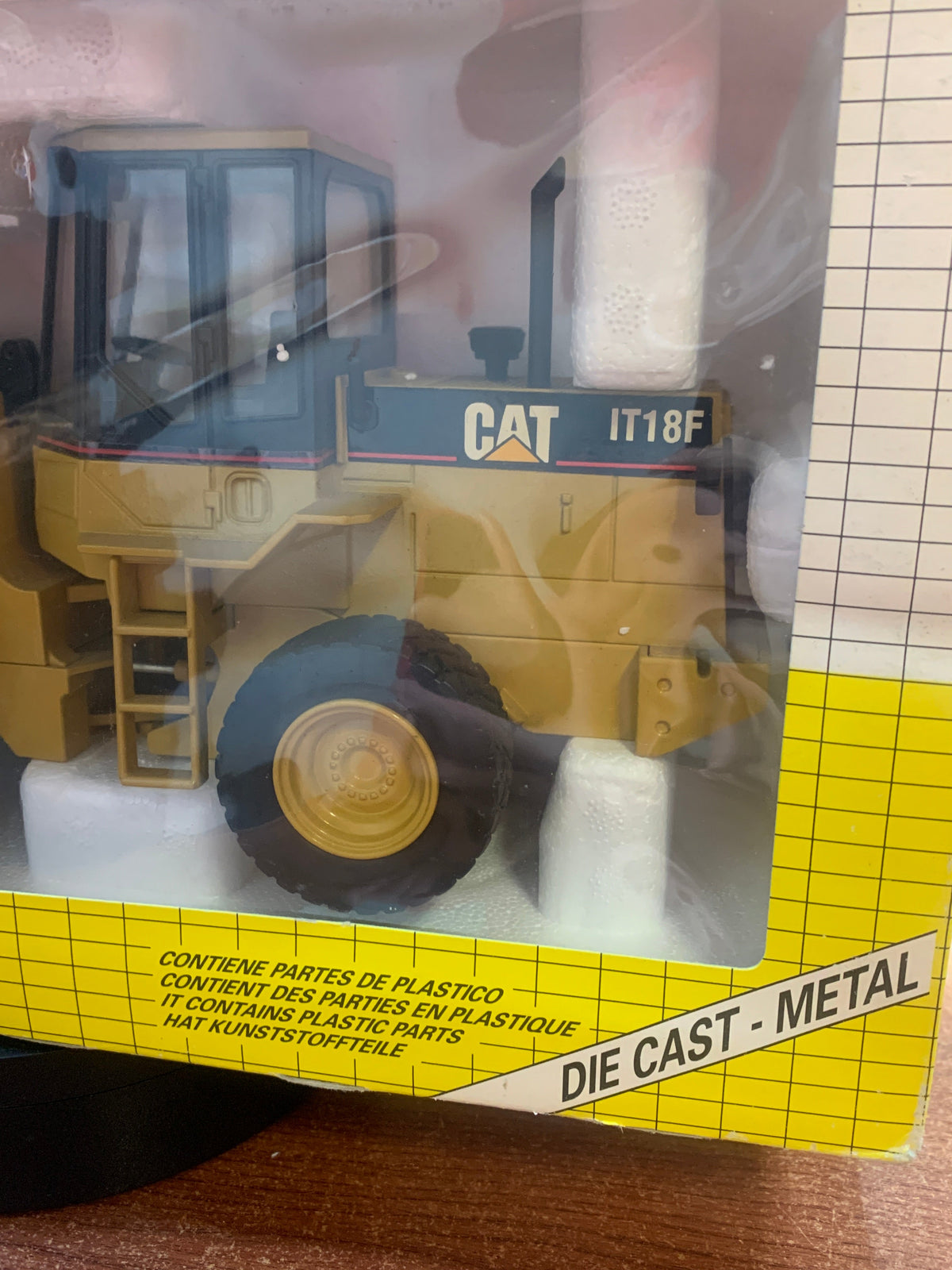 Caterpillar Compact CAT IT18F Front Loader 1/25 ( Vintage JOAL, CAT) product image 3, provided for visual reference and