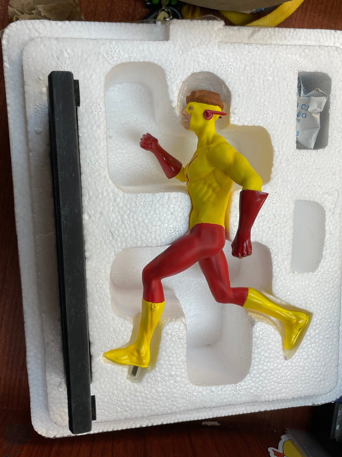 Kid Flash 6” Statue (DC Collectibles, DC Direct, The New Teen Titans) COMPLETE product image 18, provided for visual