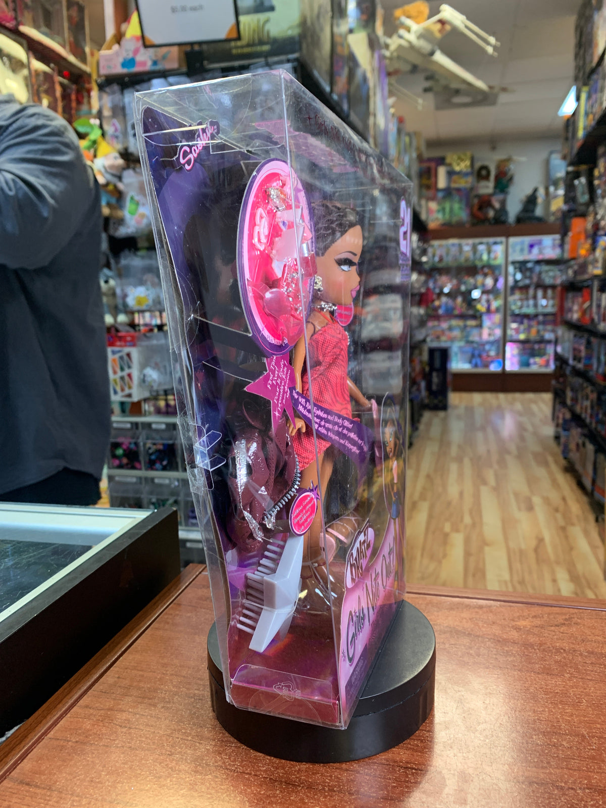 Sasha Girls Night Out 21st Birthday (Bratz, MGA Entertainment) NEW product image 2, provided for visual reference and