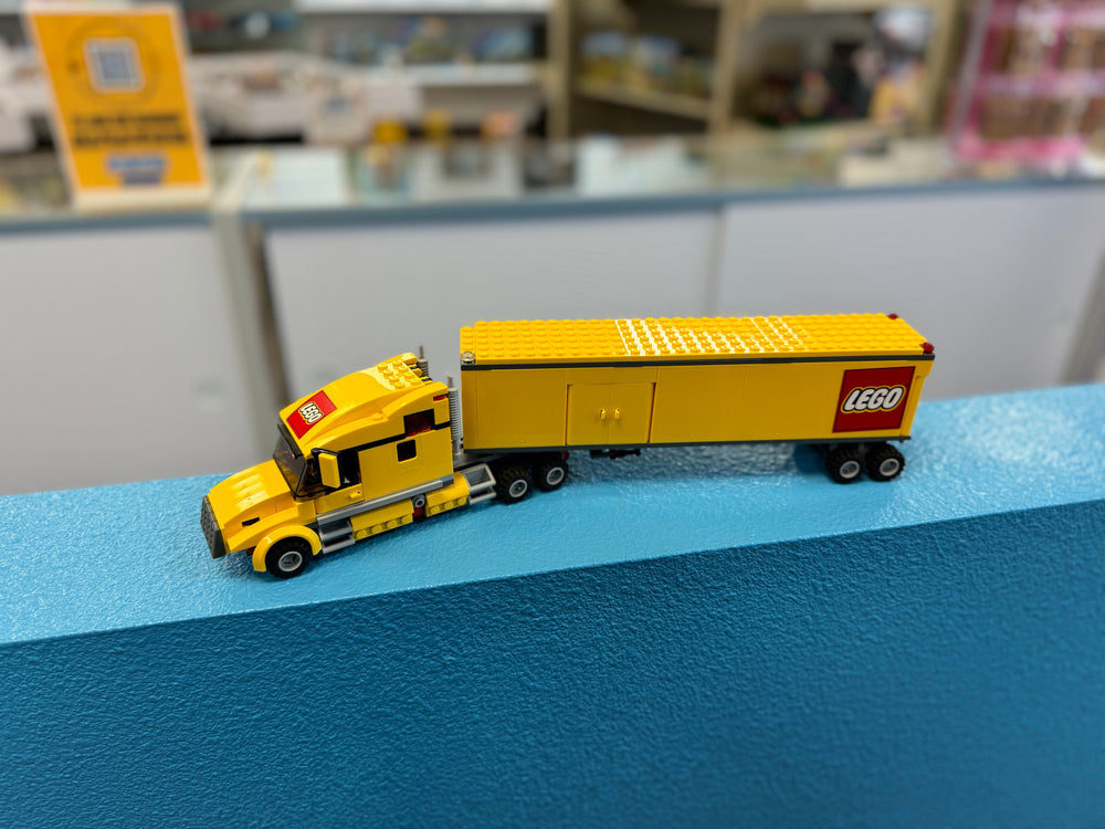 3221 LEGO Truck (Retired) (Previously Owned)