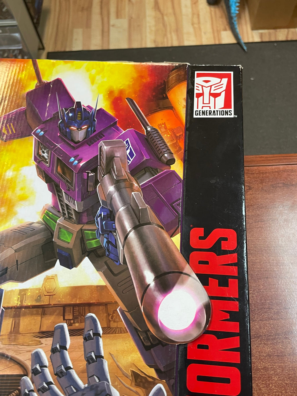 Shattered Glass Optimus Prime (Transformers Generations, Hasbro) **COMPLETE** product image 31, provided for visual