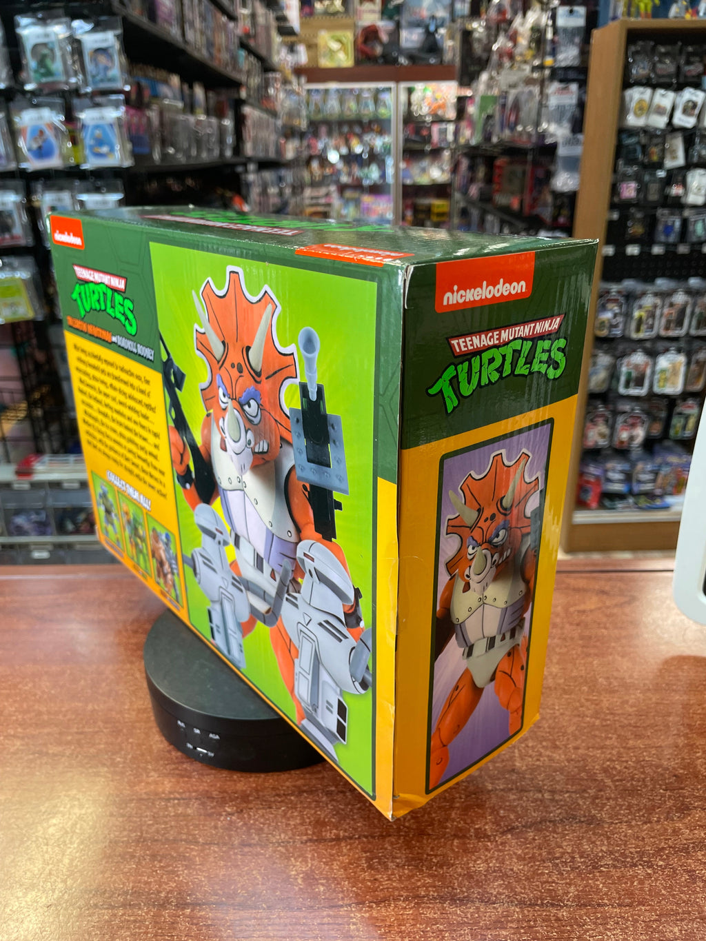 Triceraton Infantryman (NECA, TMNT Ninja Turtles) *SEALED* product image 7, provided for visual reference and product detail
