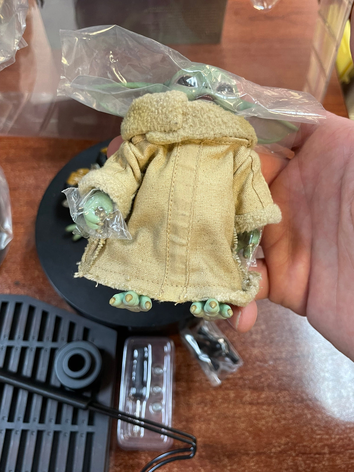 The Mandalorian & Grogu 1/4th Quarter Scale (Star Wars, Hot Toys) COMPLETE product image 8, provided for visual reference
