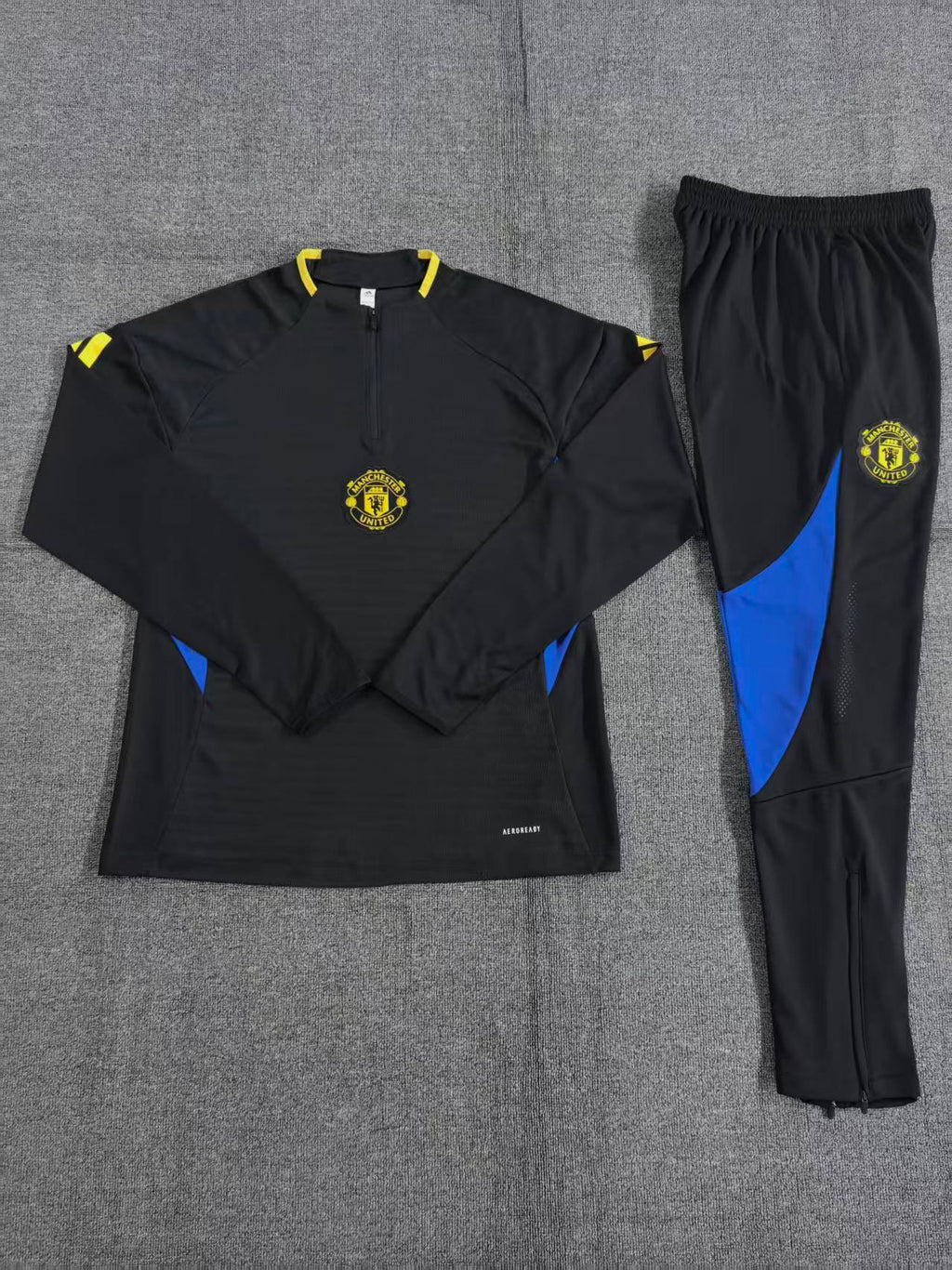 Kids Manchester United Training Tracksuits 25/26 Football product image 2