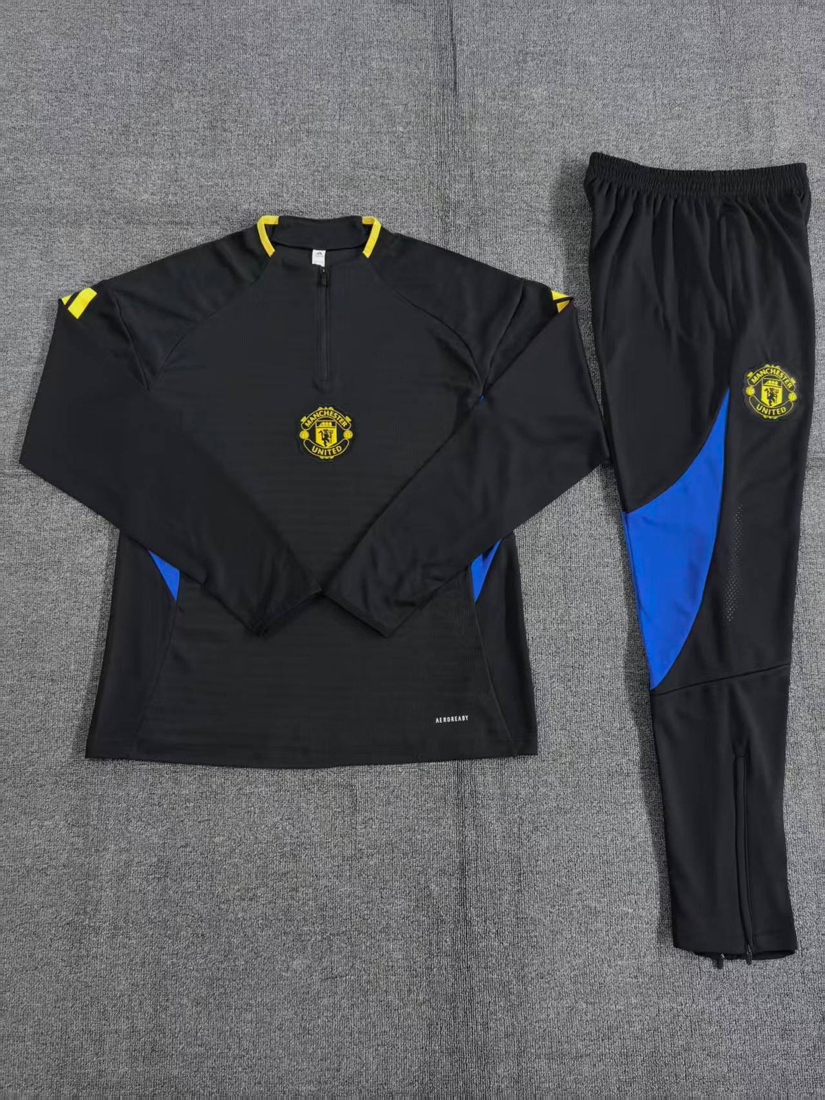 Kids Manchester United Training Tracksuits 25/26 Football product image 2