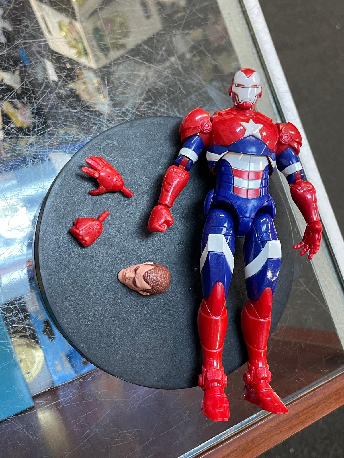 Iron Patriot 85th Anniversary (Marvel Legends, Hasbro) INCOMPLETE product image 6, provided for visual reference and product