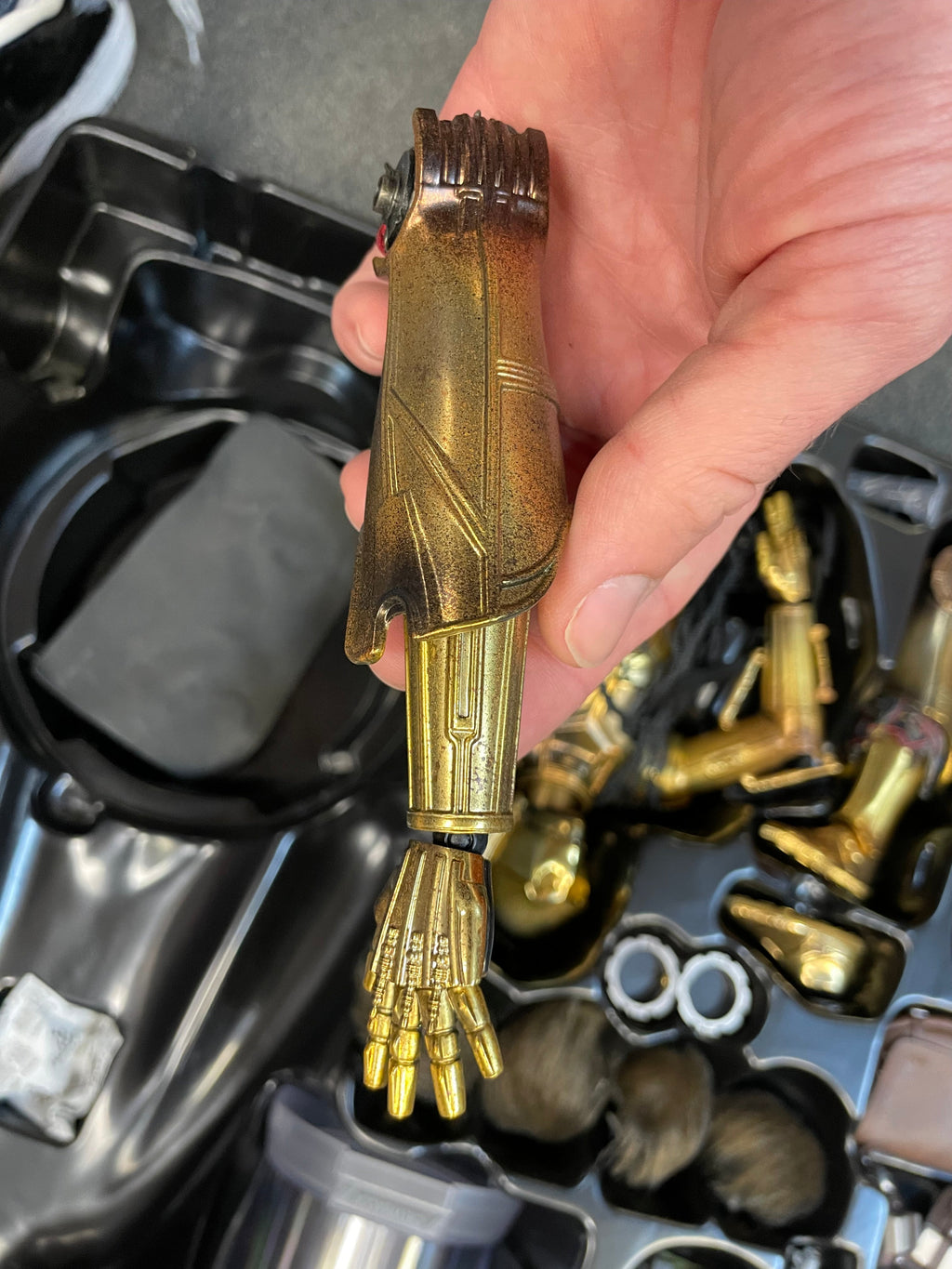 Chewbacca with Disassembled C-3PO MMS766 (Star Wars Hot Toys) COMPLETE product image 34, provided for visual reference and