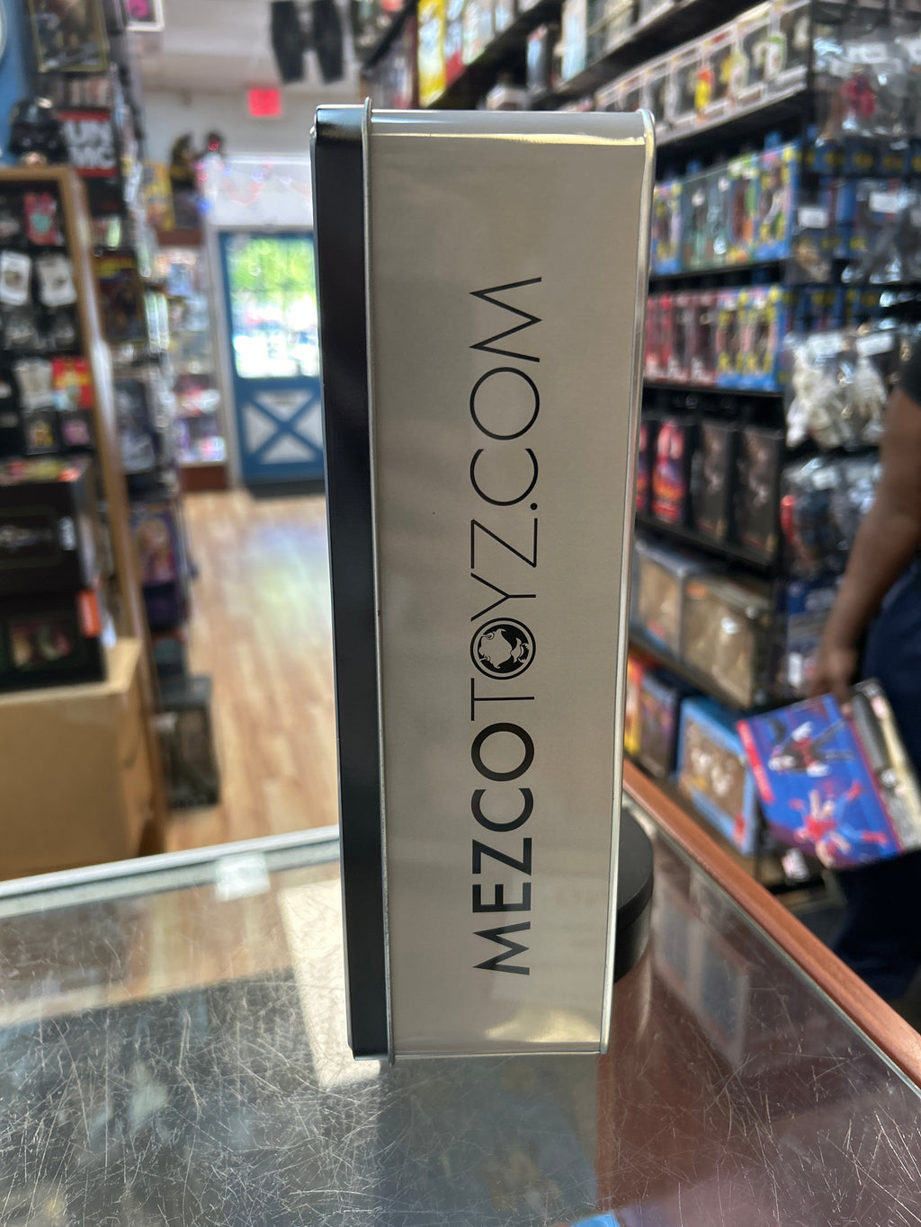X Force Wolverine 1:12 (Mezco, Marvel) **COMPLETE** product image 8, provided for visual reference and product detail review