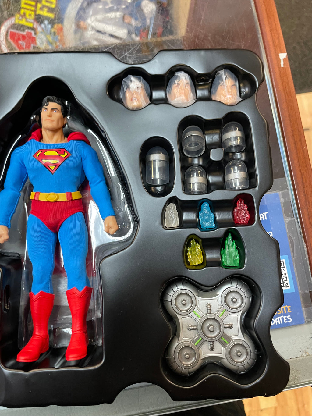 Man of Steel Superman (Mezco One:12, DC Comics) **COMPLETE** product image 9, provided for visual reference and product